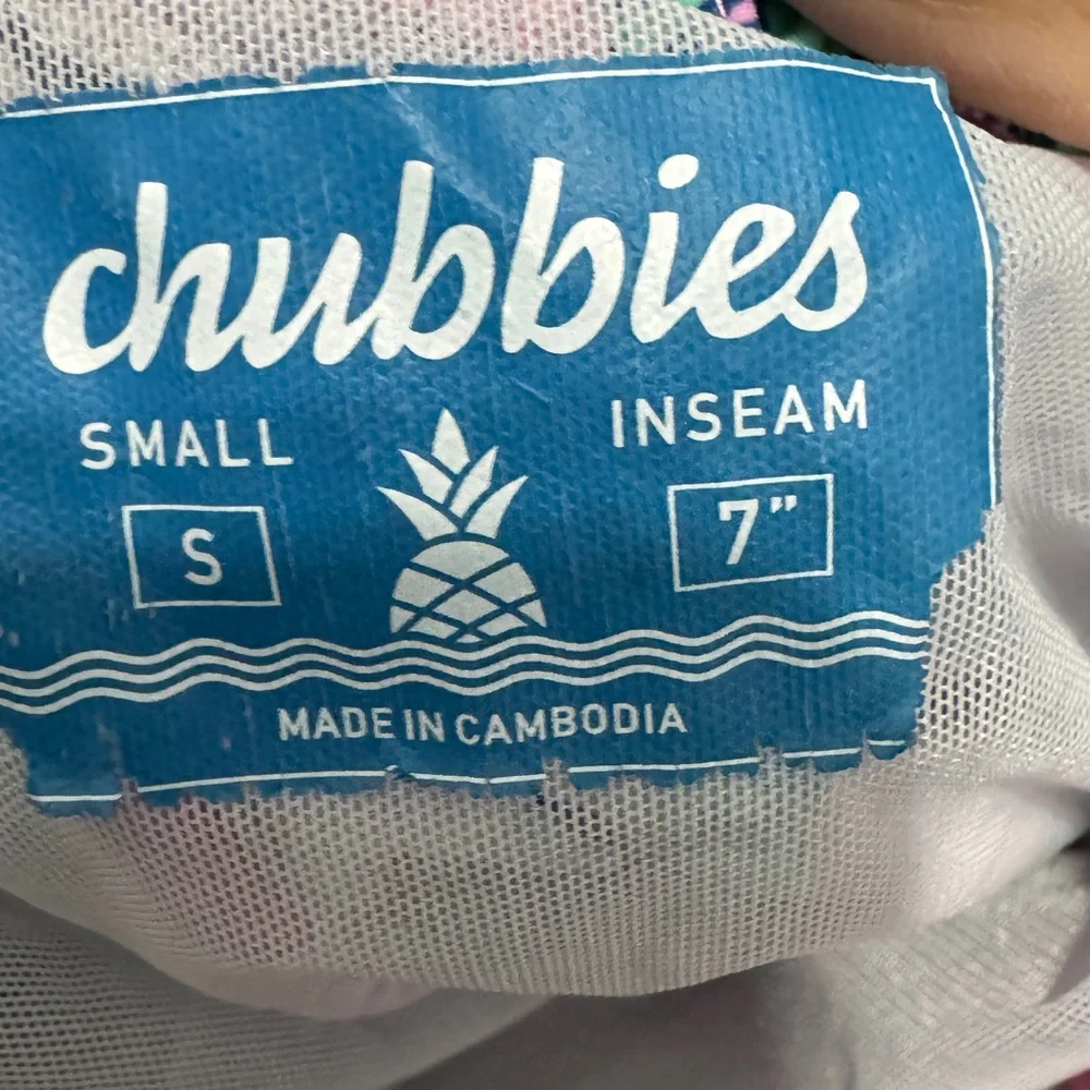 Chubbies Pink Shorts with Green Alligator Design size small 7”